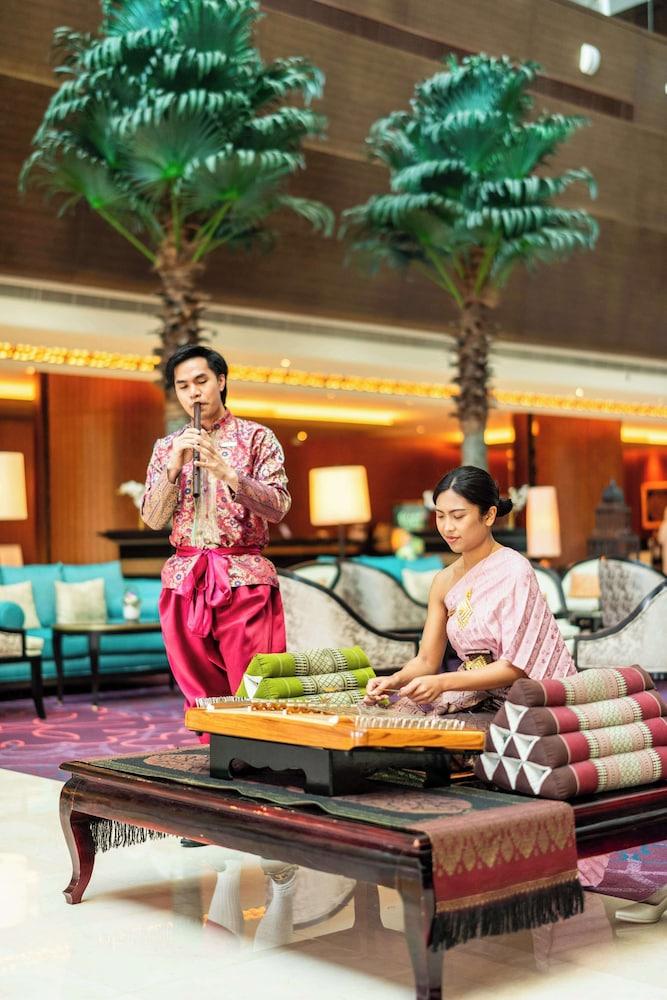 Dusit Thani Abu Dhabi — 8