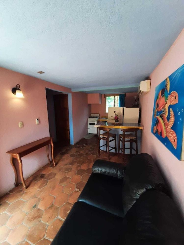 El Jardin Hotel & Restaurant 1142758 — 7