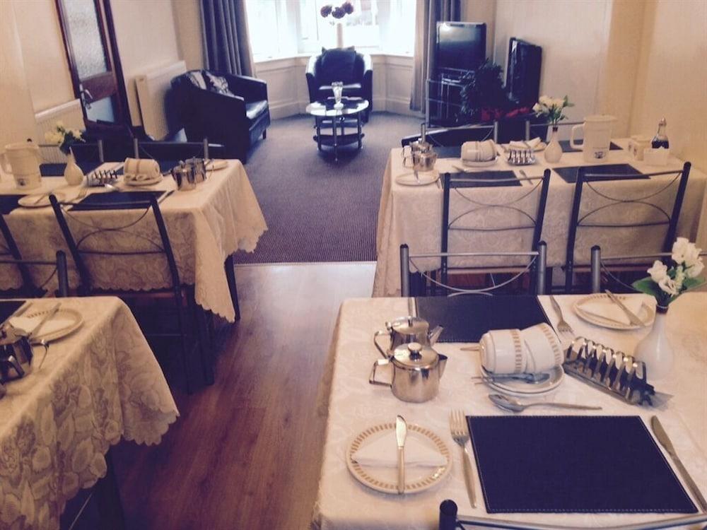 Hazelgrove Guest House — 9