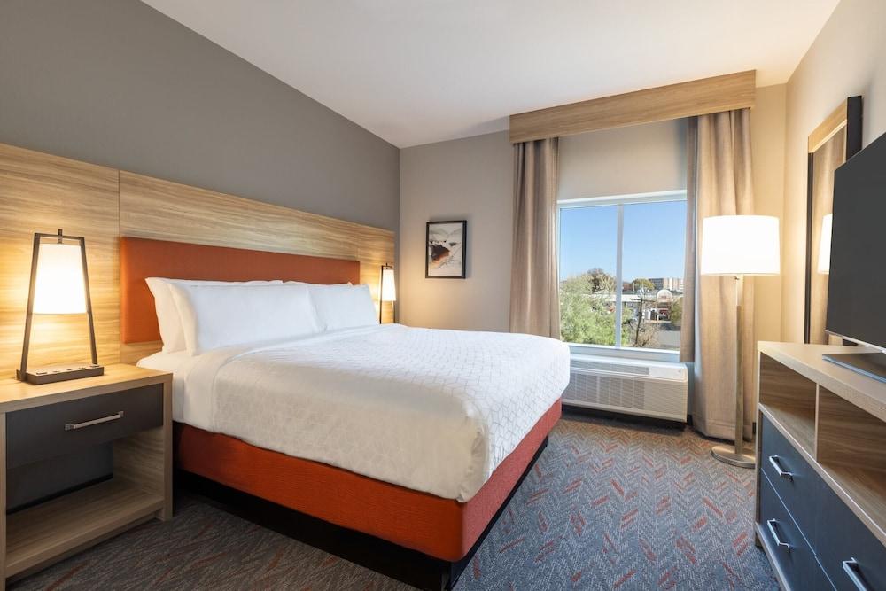 Candlewood Suites Miami Doral By IHG — 10