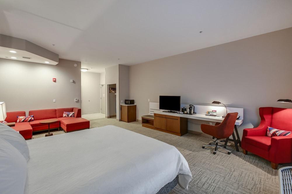 Hilton Garden Inn Ames — 6
