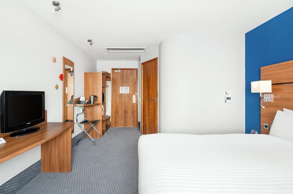 Hampton By Hilton Braintree — 10