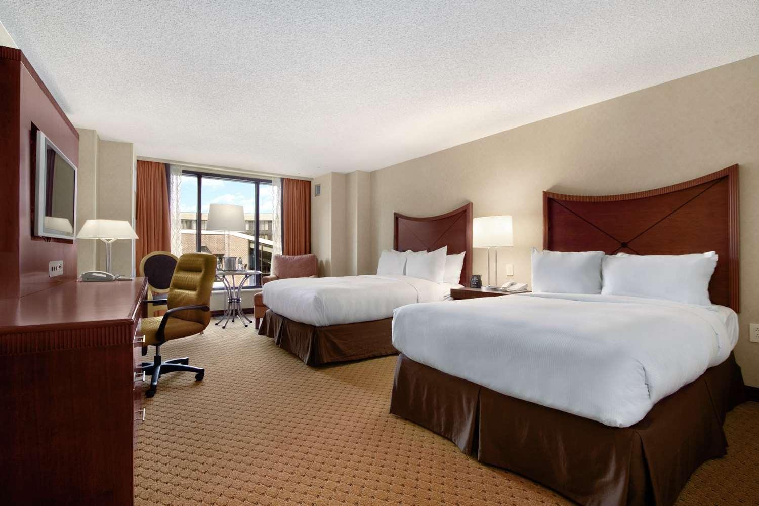 Hilton Washington Dulles Airport — 10