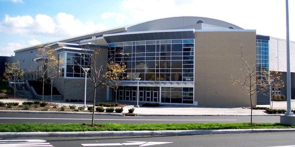 Holiday Inn Express & Suites Youngstown West - Austintown — 6