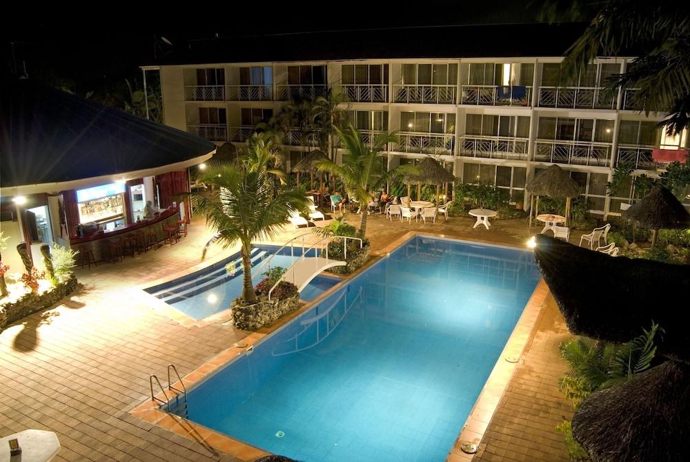 The Melanesian Port Vila — 4