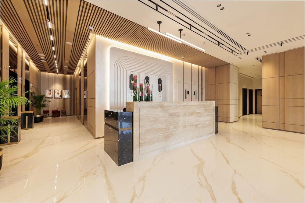 Holiday Inn Dubai Village Circle — 6