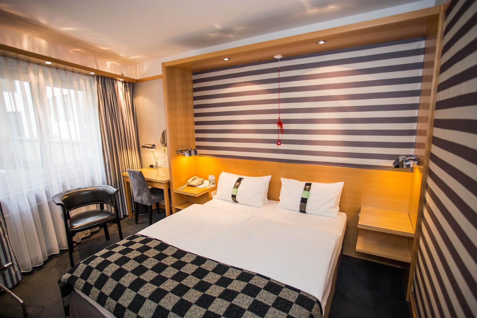 HOLIDAY INN VIENNA CITY 2324 — 10