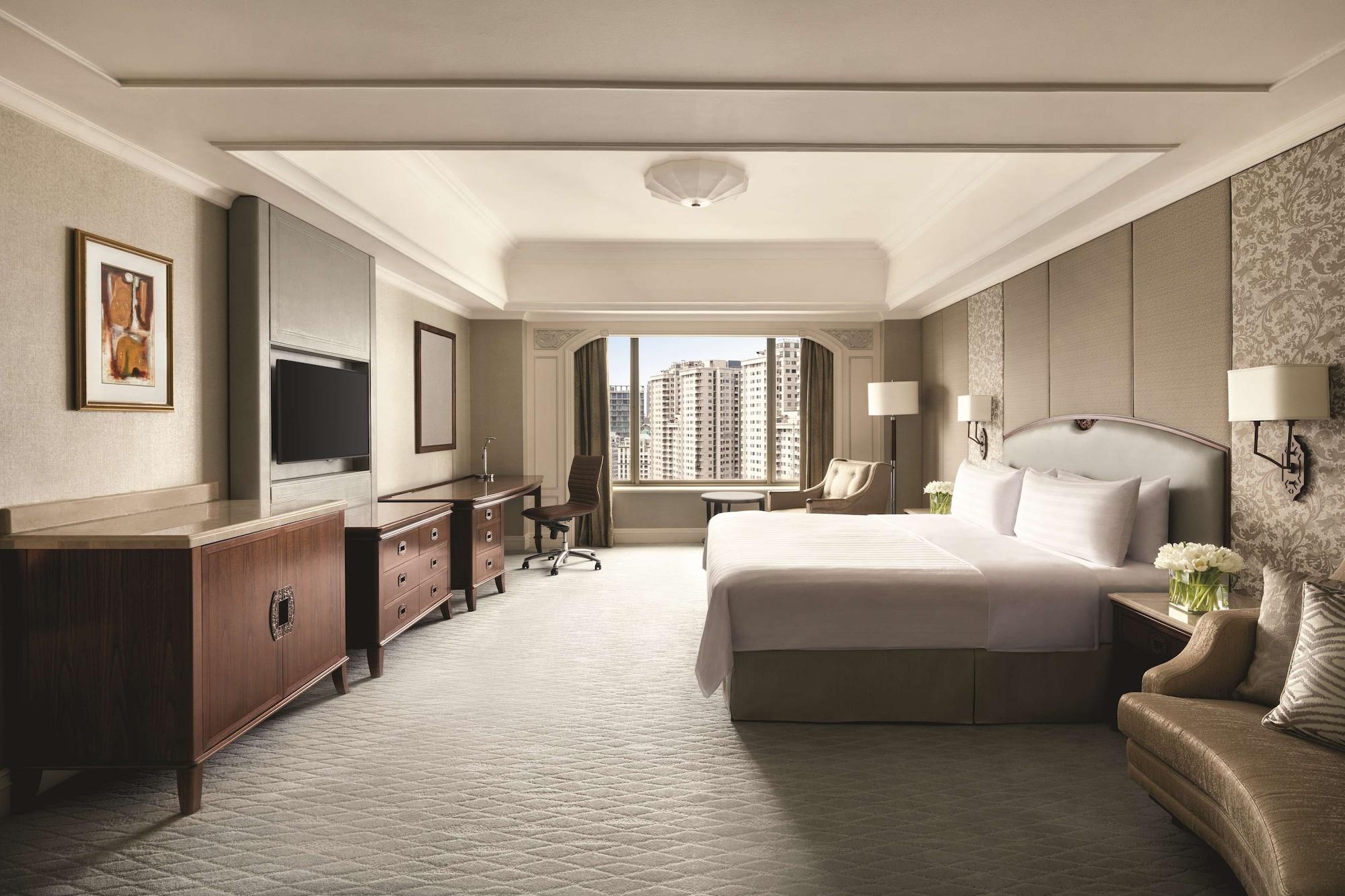 Shangri-La Hotel Jakarta — 10