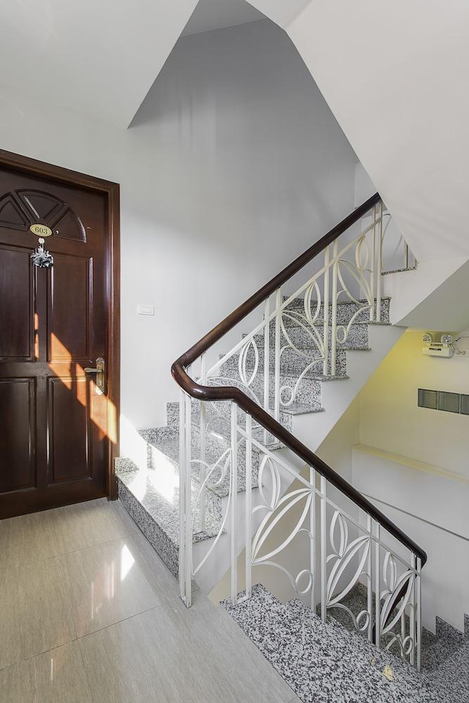 Lucky Star Hotel 266 De Tham — 8