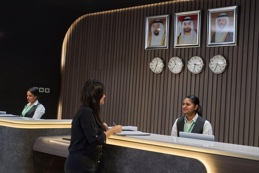 Hotel Holiday International Sharjah — 10