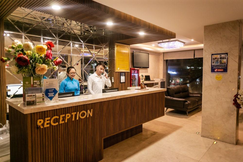 Gold Hotel — 4