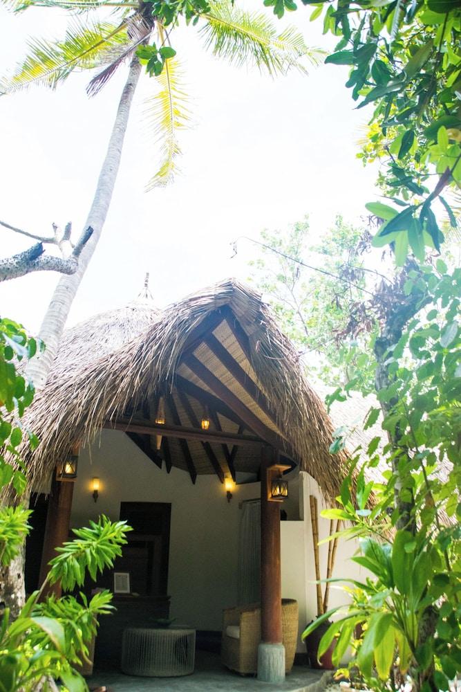 Makunudu Island — 2
