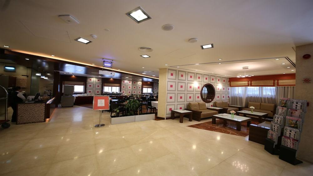 Tulip Hotel Apartment Bur Dubai — 7