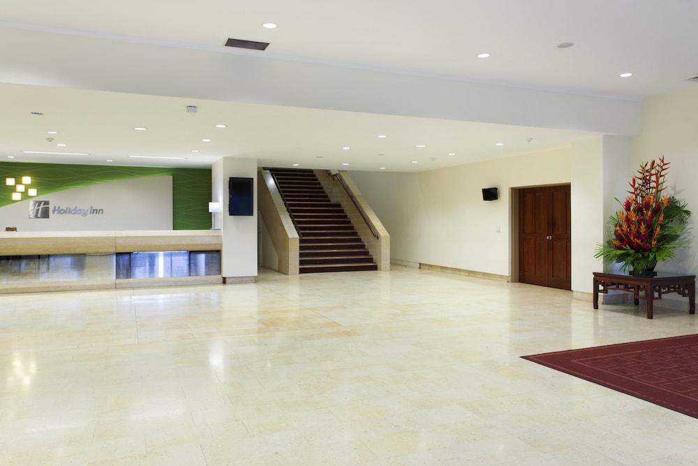Holiday Inn Port Moresby — 8