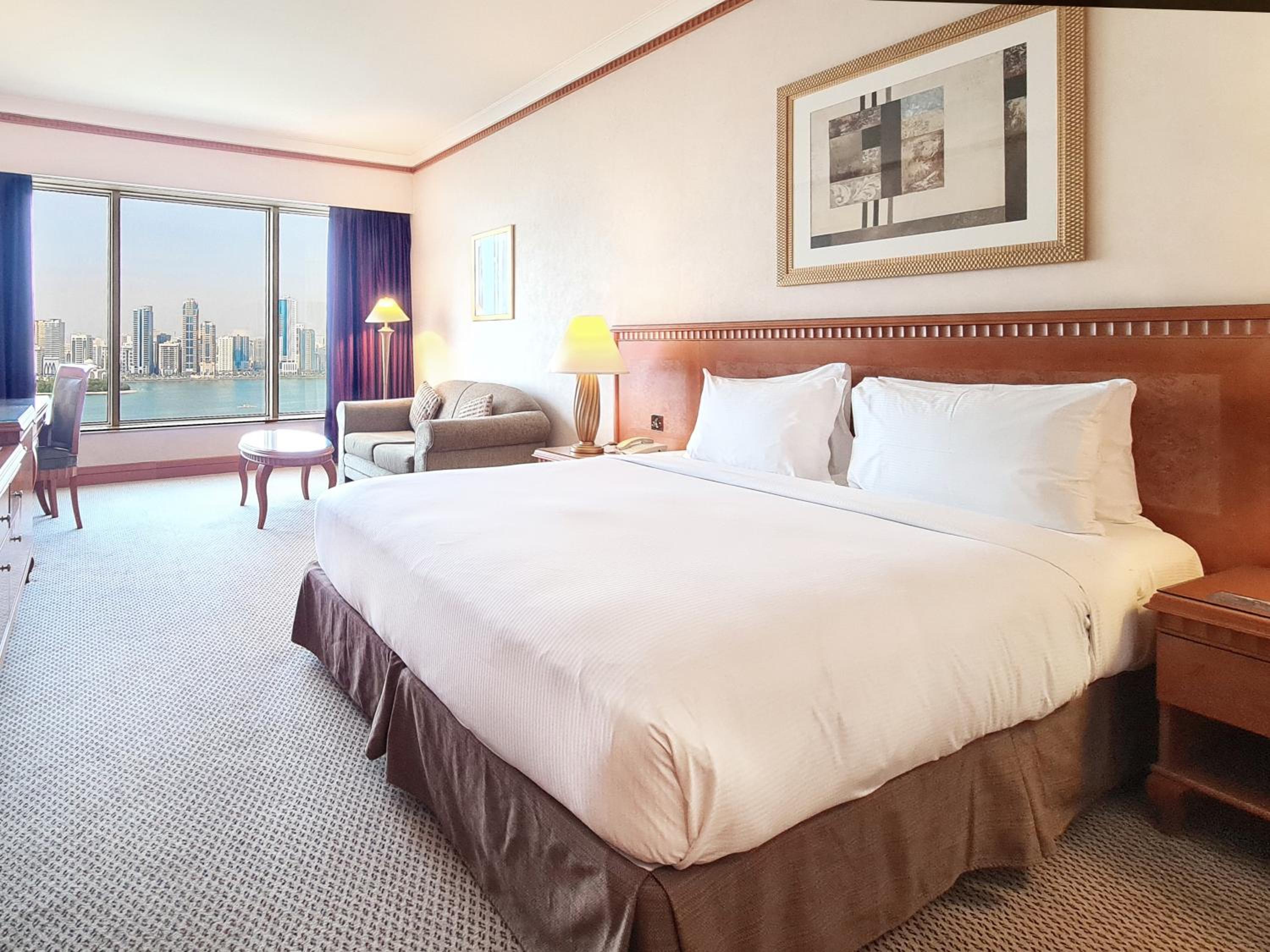 Corniche Hotel Sharjah — 9
