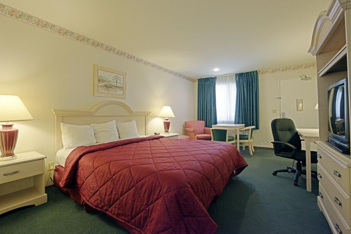 Days Inn by Wyndham Gilroy — 4
