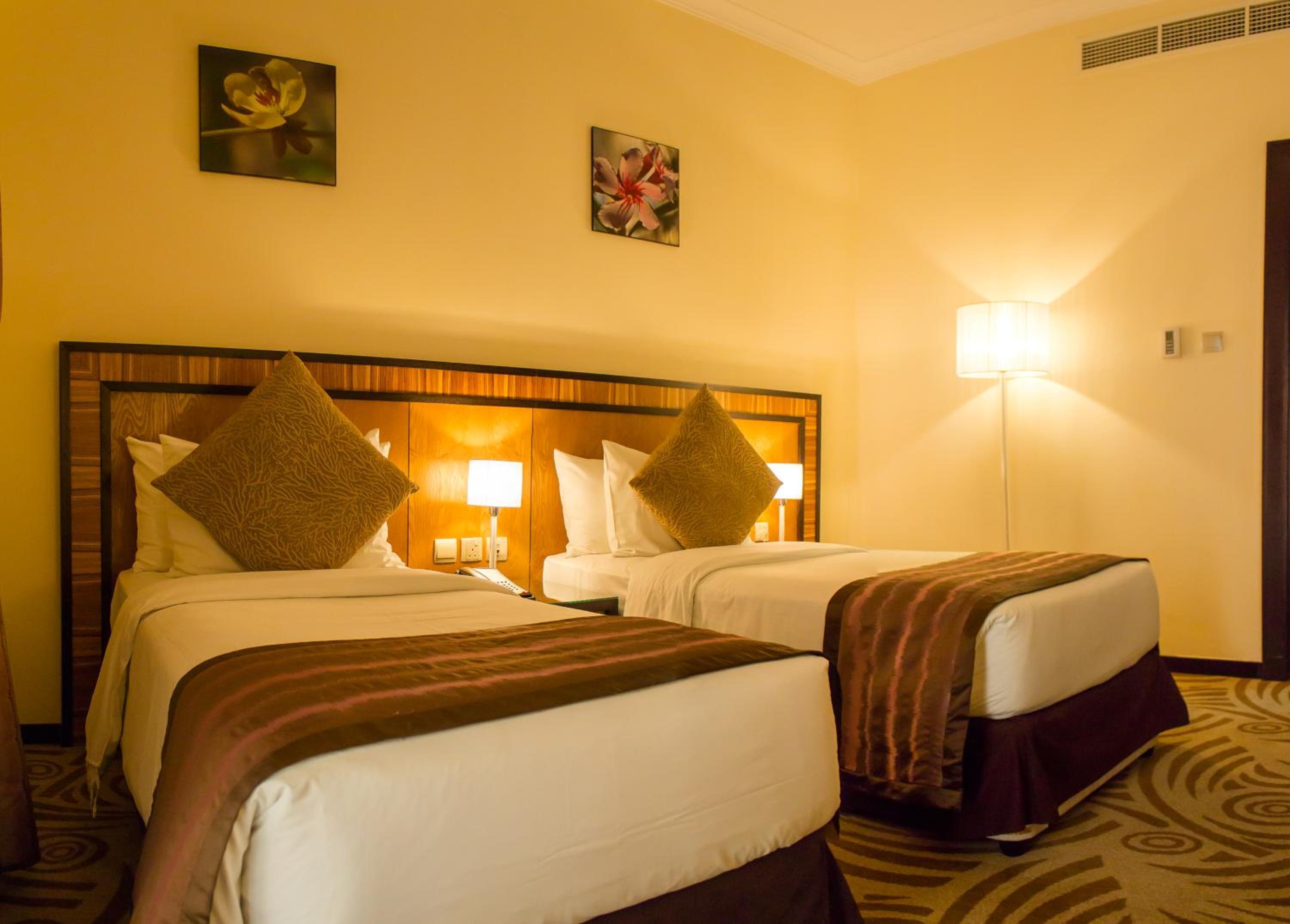 Al Majaz Premiere Hotel Apartments — 7