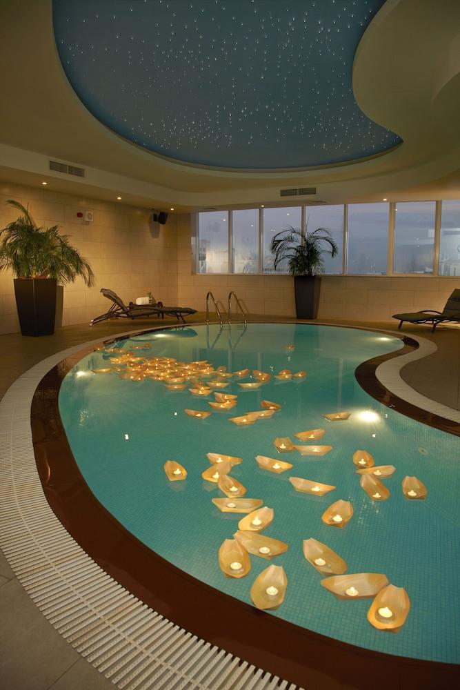 Cristal Hotel Abu Dhabi — 4