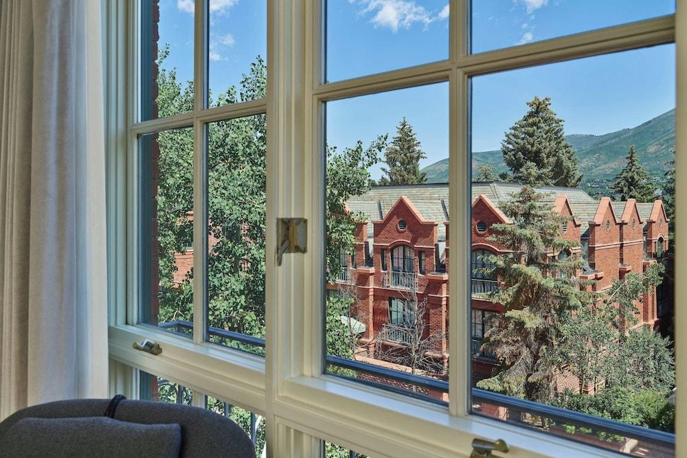 St. Regis Aspen Resort — 10