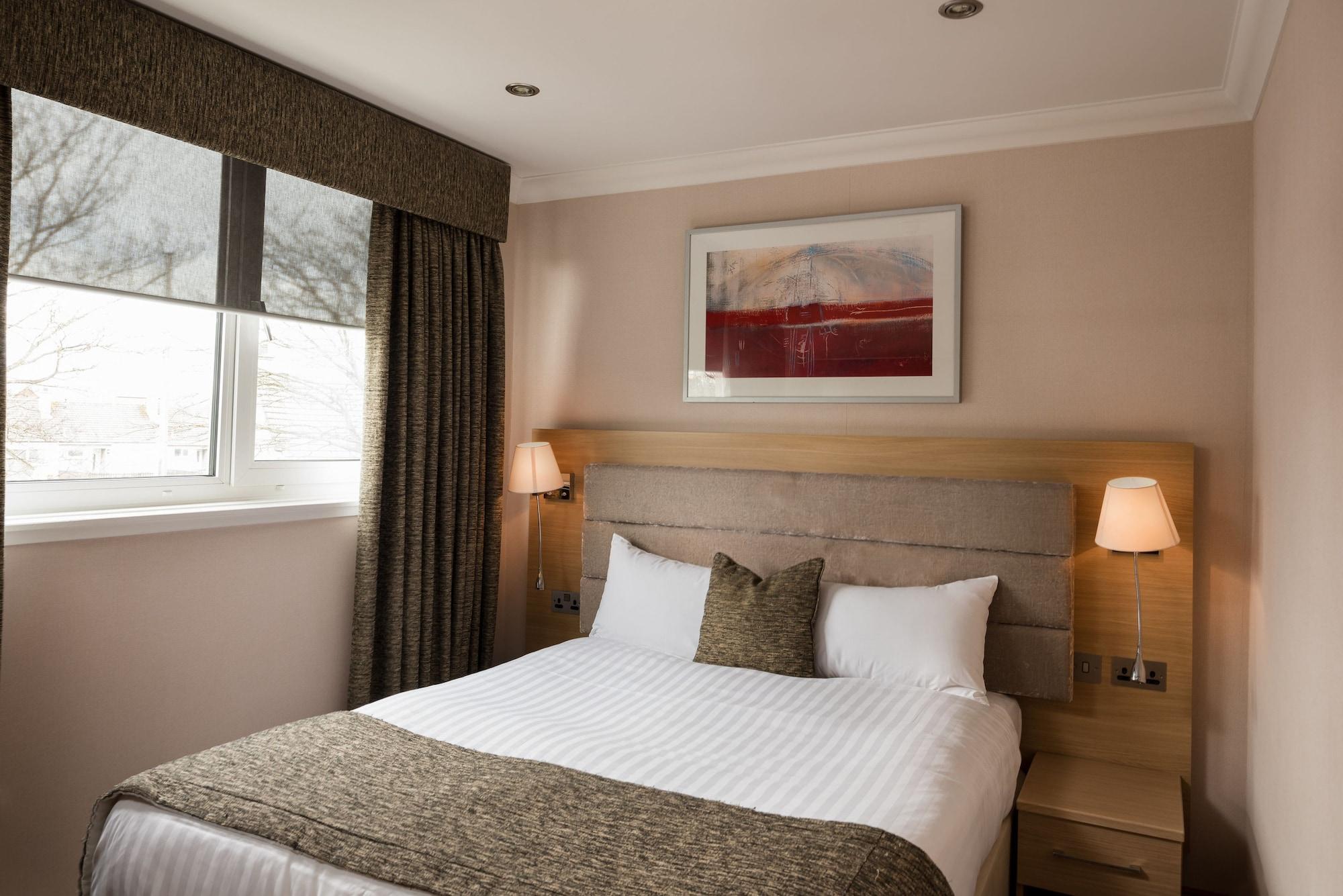 Carlton Hotel — 10