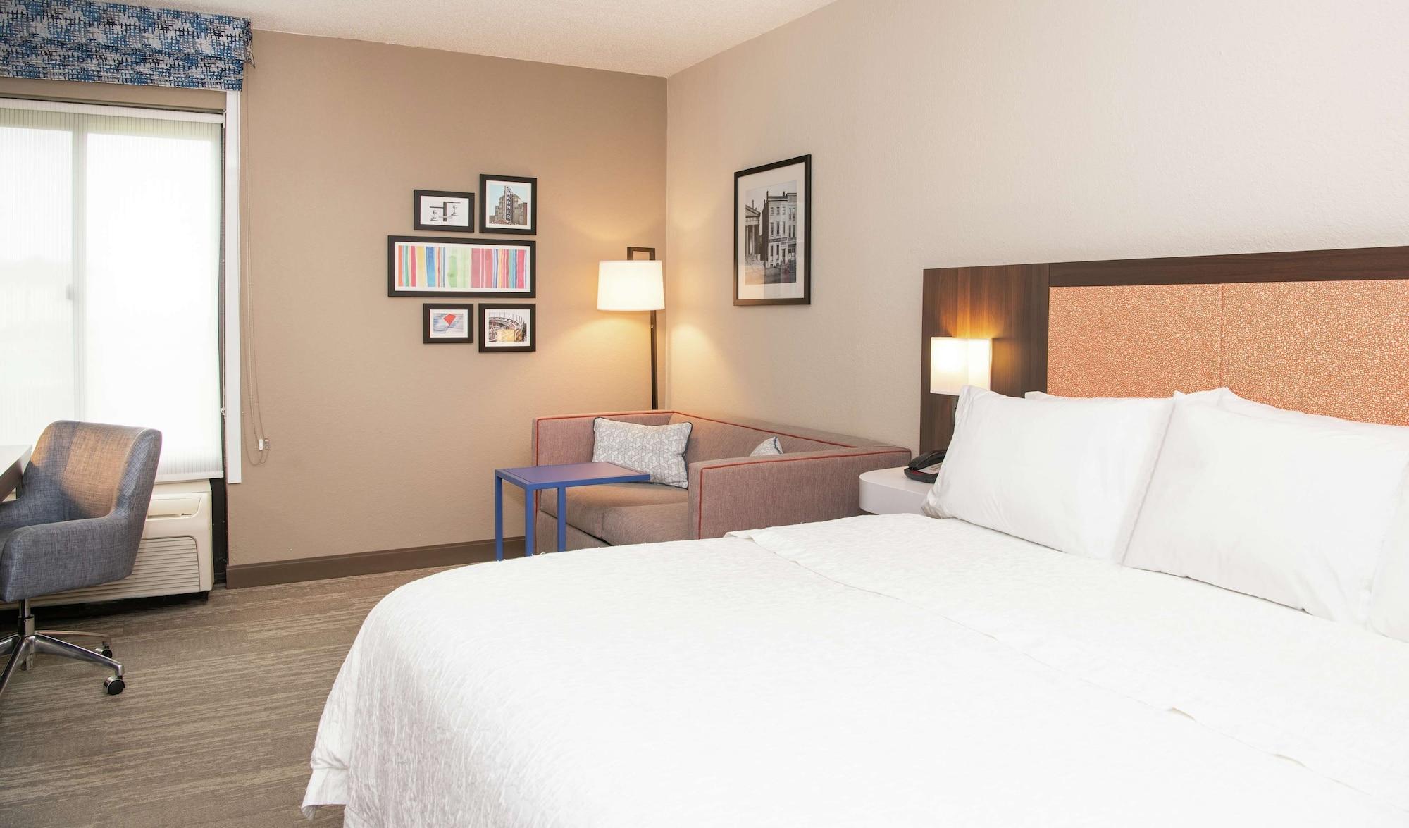 Hampton Inn Erie South — 10