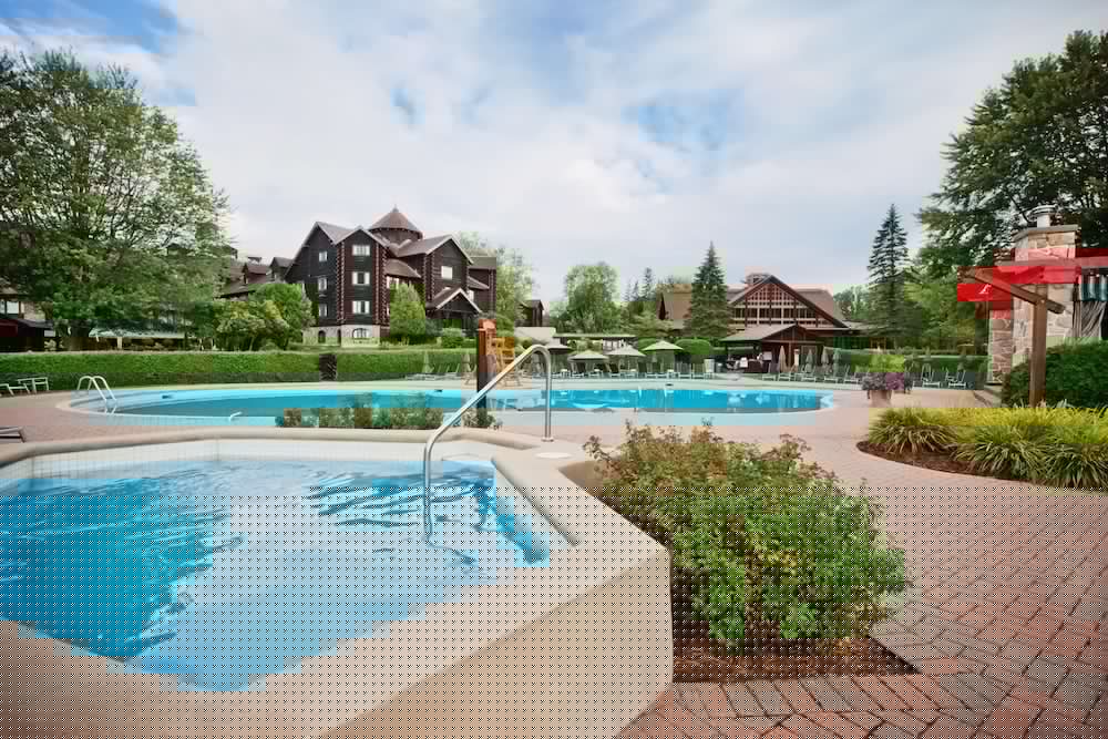Fairmont Le Chateau Montebello 83742 — 3