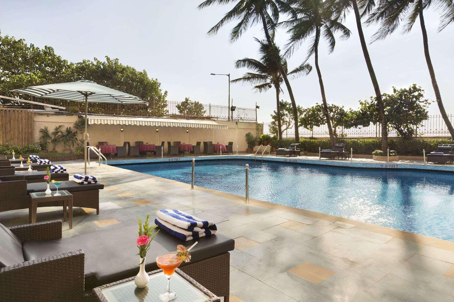 Ramada Plaza Palm Grove — 6