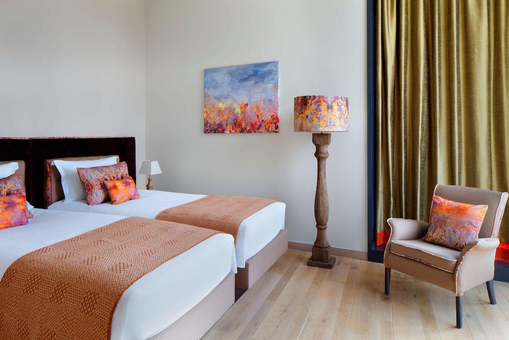 RADISSON COLLECTION HOTEL, ROYAL MILE EDINBURGH — 5