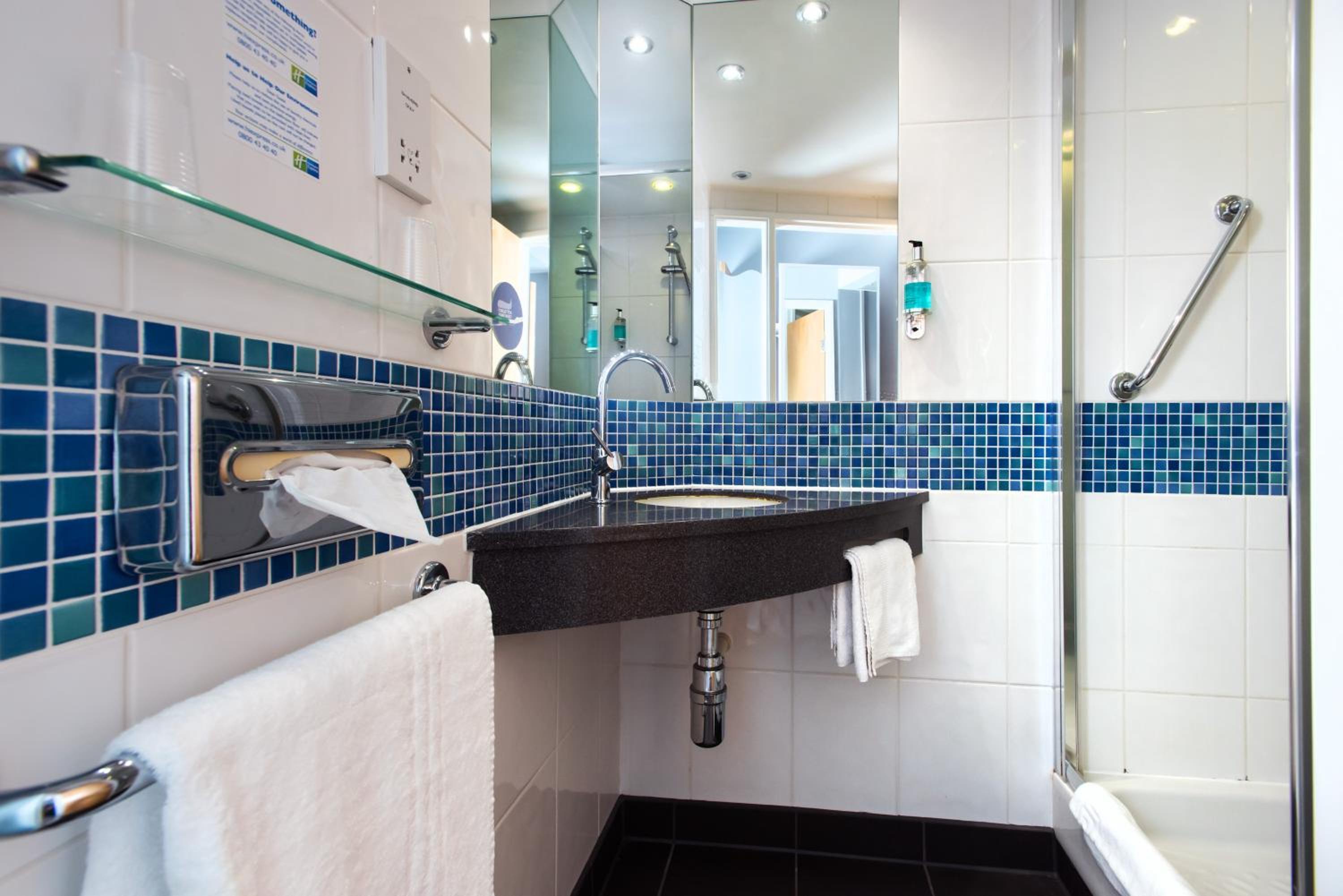 Holiday Inn Express Leeds City Centre Armouries — 10
