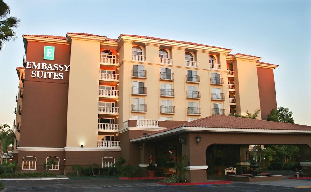 Embassy Suites by Hilton Anaheim North — 9