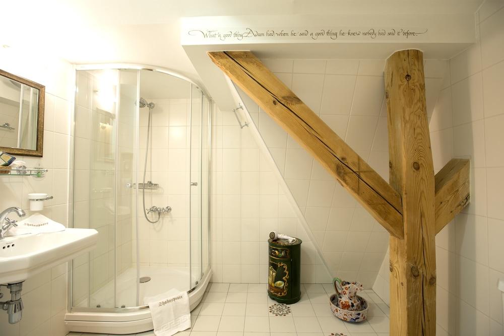 SHAKESPEARE BOUTIQUE HOTEL VILNIUS 1058918 — 9