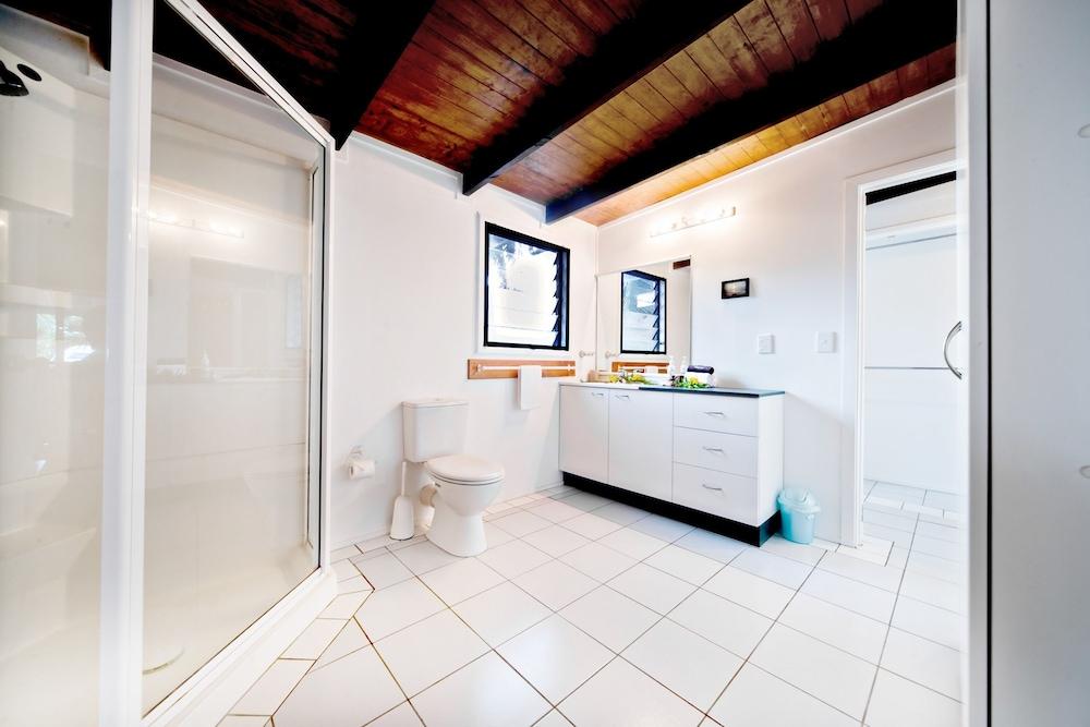 THE COOKS OASIS HOLIDAY VILLAS — 10