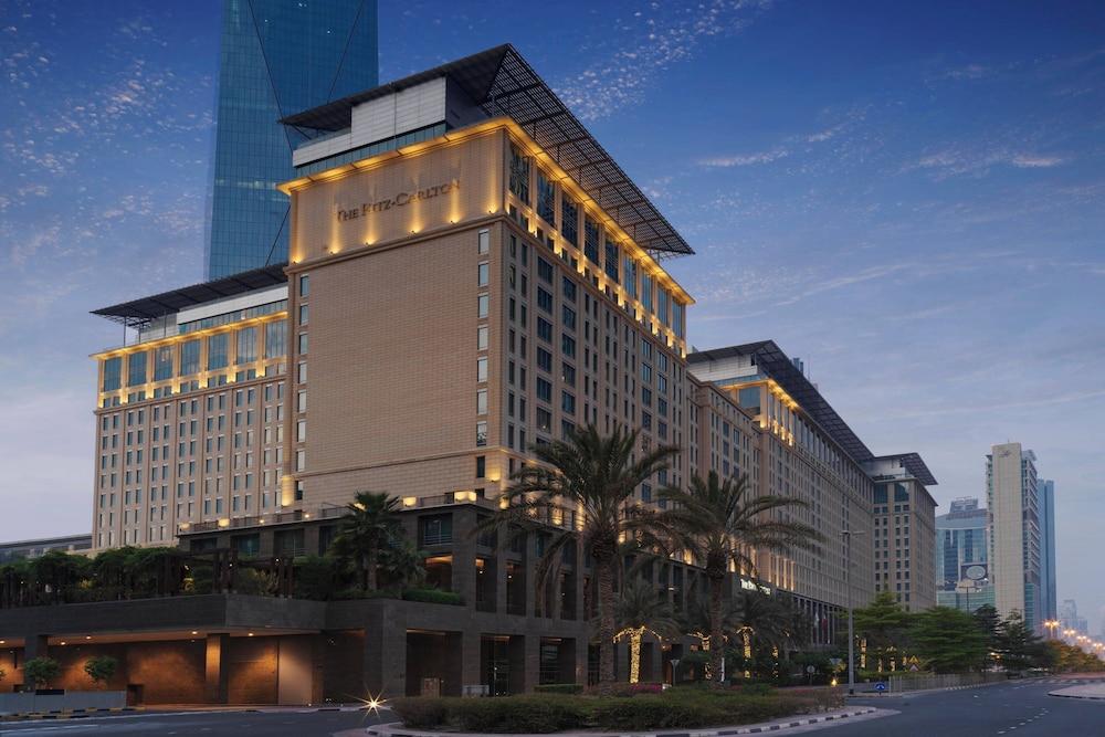The Ritz Carlton Dubai International Financial Centre — 6