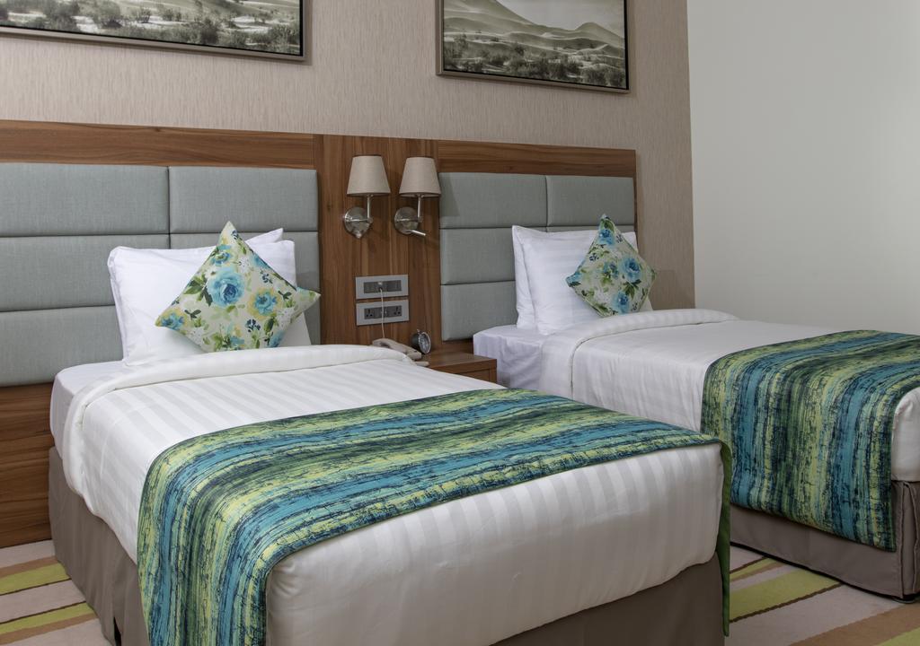 Jacobs Garden Hotel Bur Dubai — 9