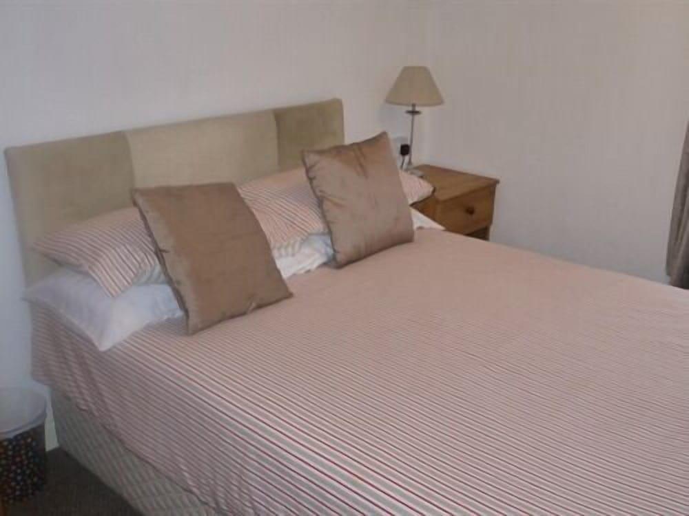 Hazelgrove Guest House — 4