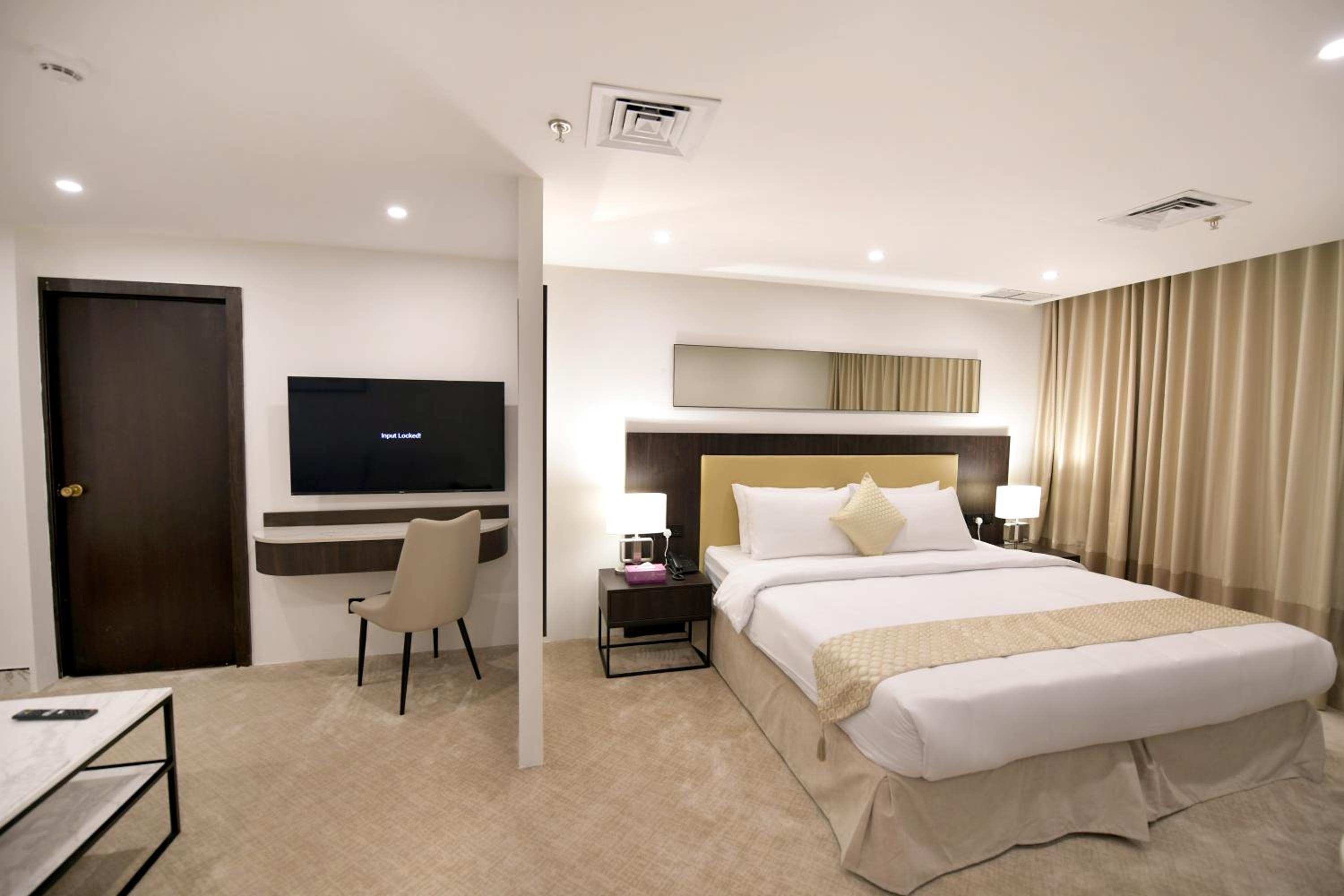 Carlton Tower Hotel — 7