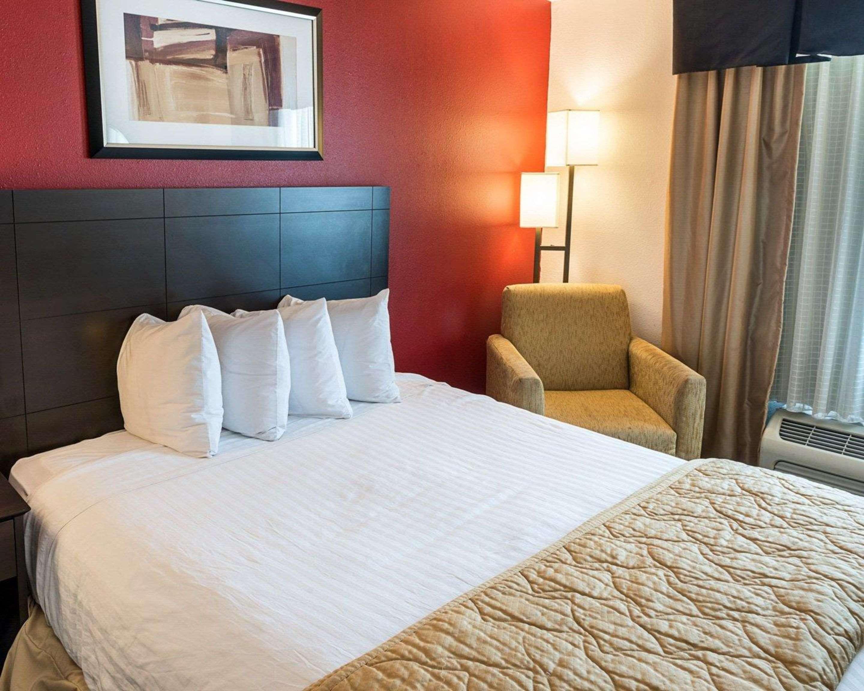 Quality Inn Brooklyn Center — 8