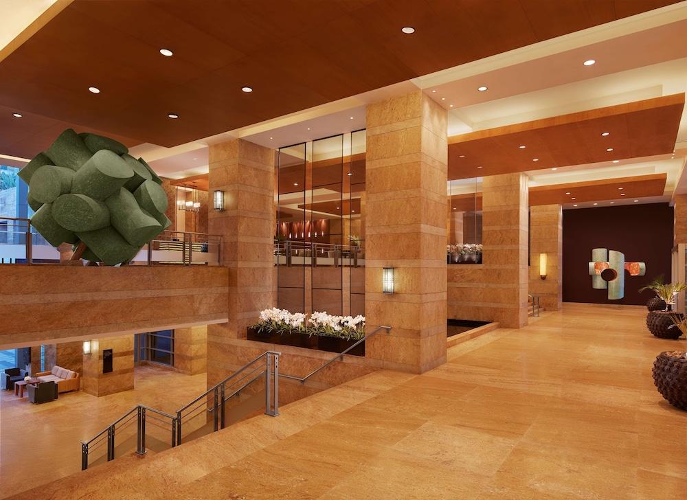 Grand Hyatt Mumbai Hotel and Residences — 10