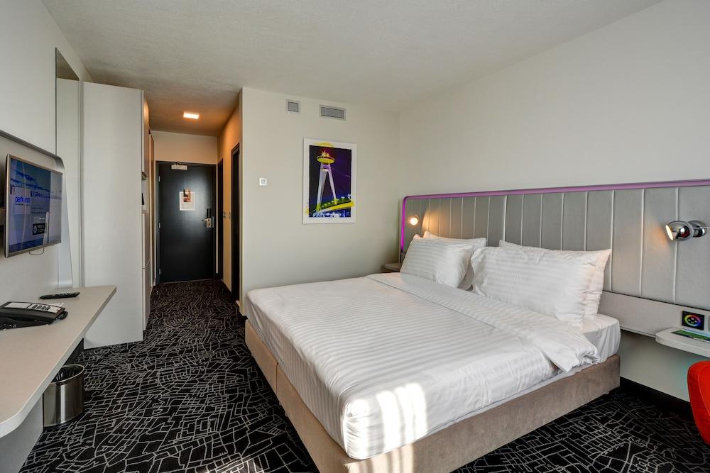 PARK INN DANUBE HOTEL — 8