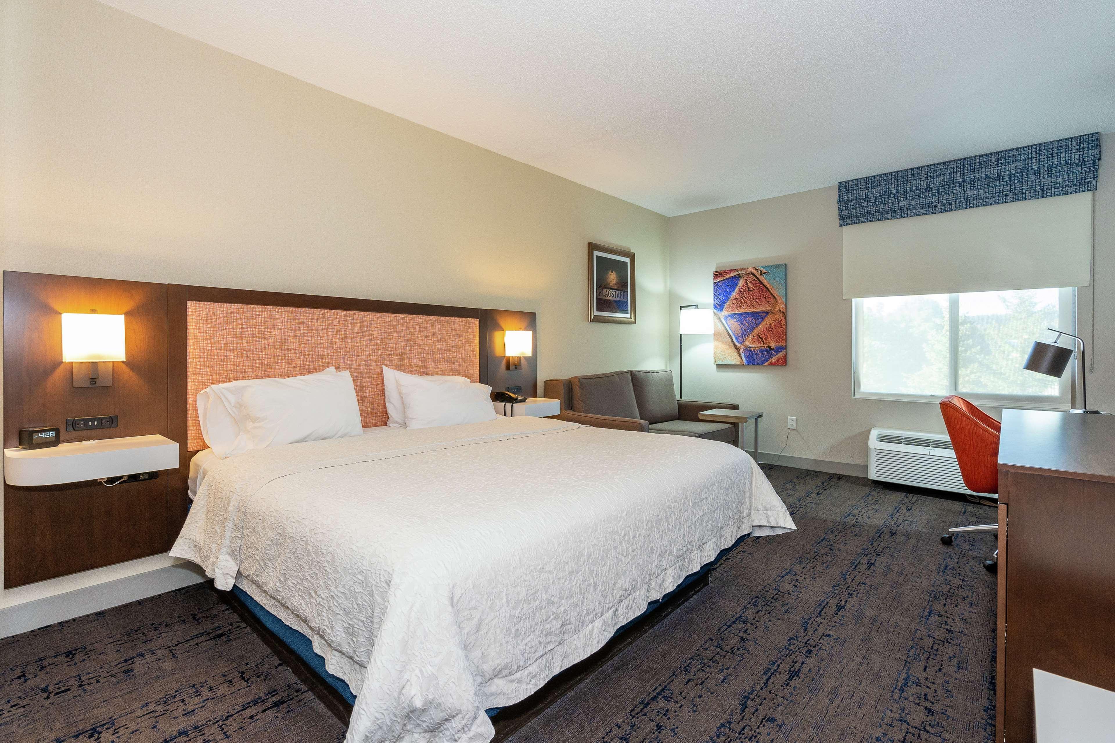 Hampton Inn and Suites Flagstaff — 8