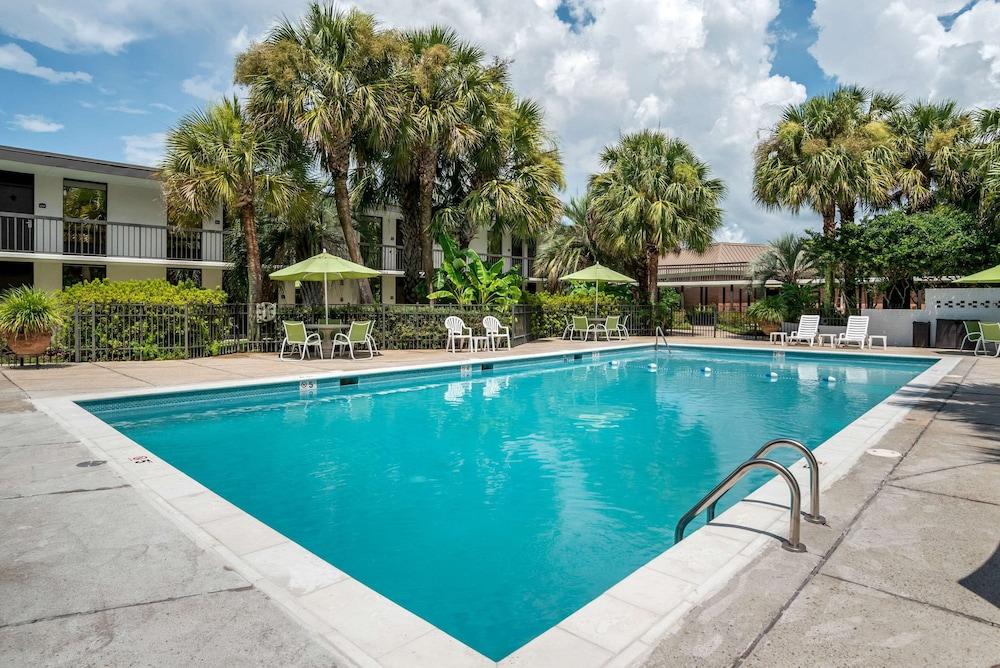 Clarion Inn Conference Center Gonzales, LA — 1