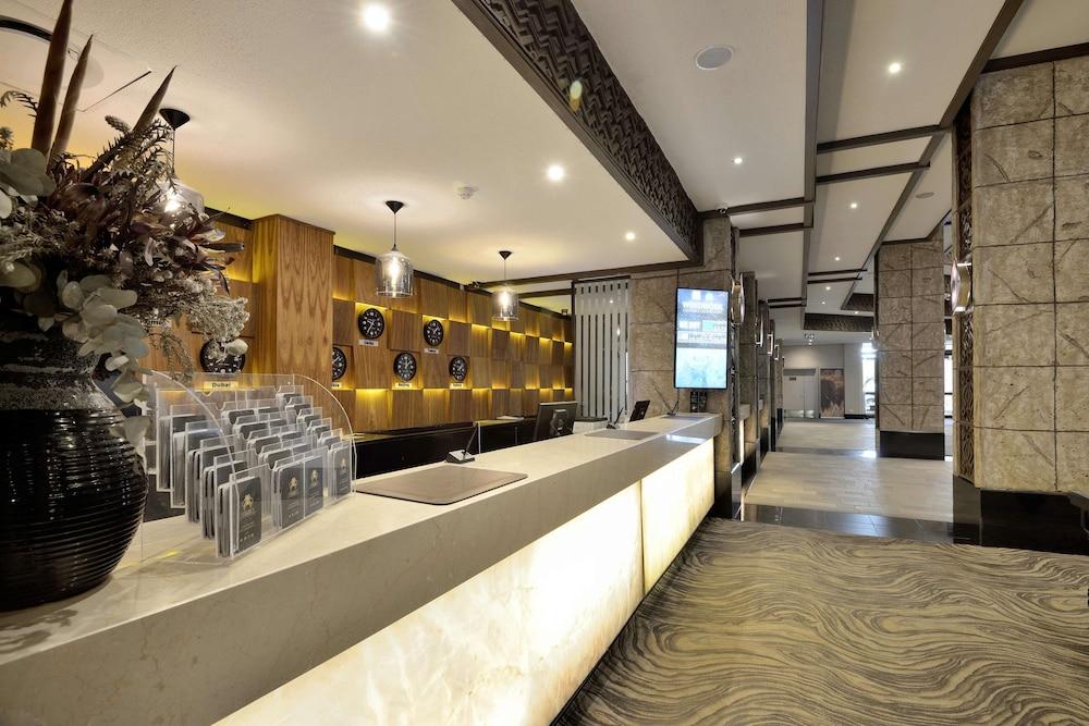 WINDHOEK COUNTRY CLUB RESORT — 6