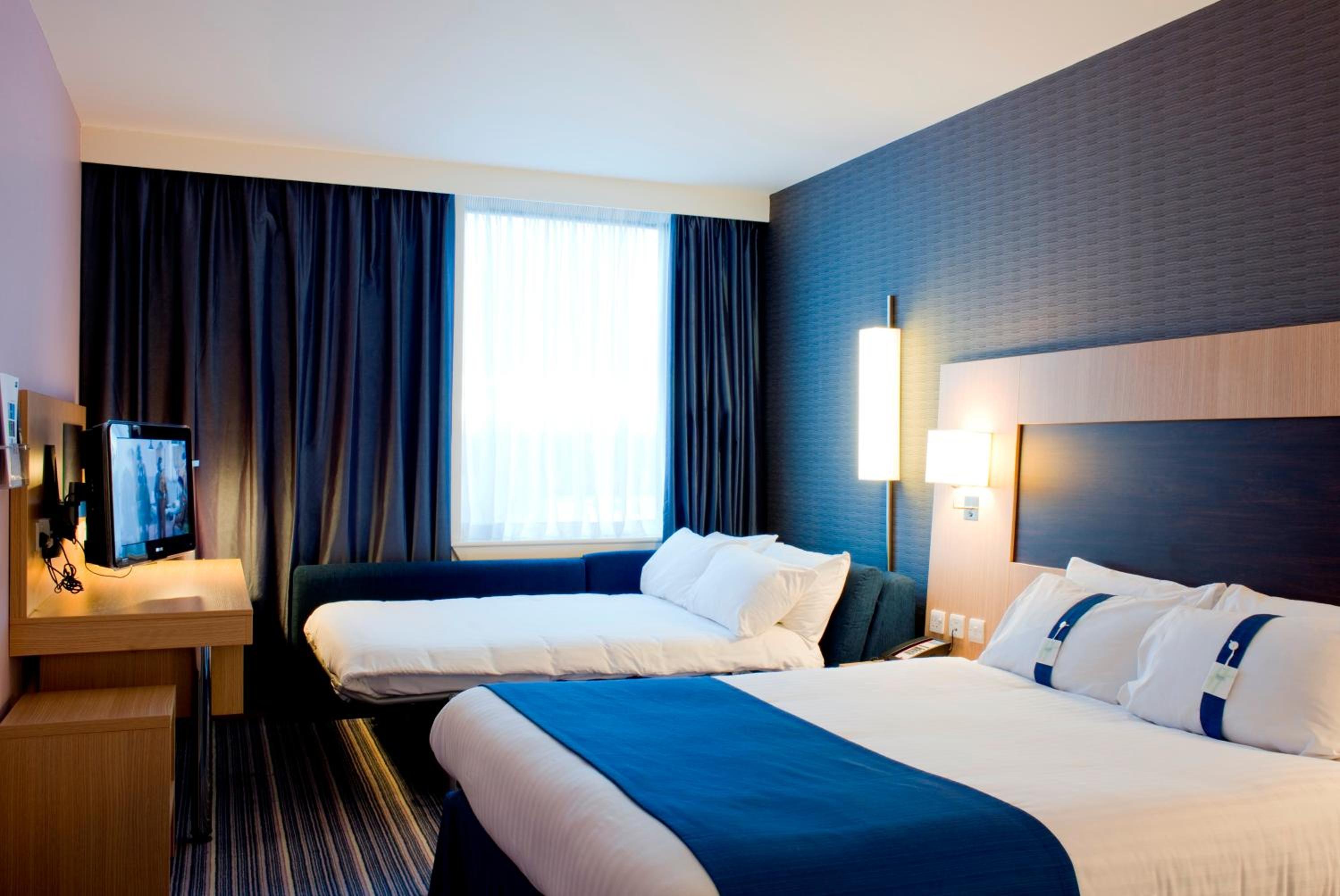 HOLIDAY INN EXPRESS ROTHERHAM - NORTH — 5