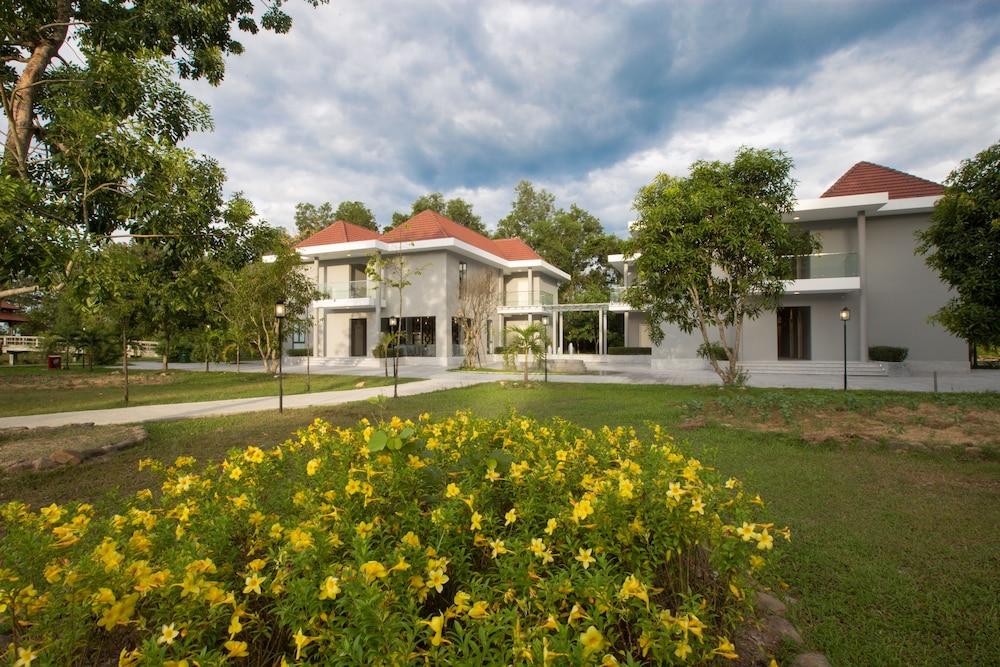 Alba Thanh Tan Hot Springs Resort — 8