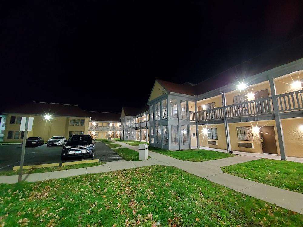 Travel Inn Motel — 5