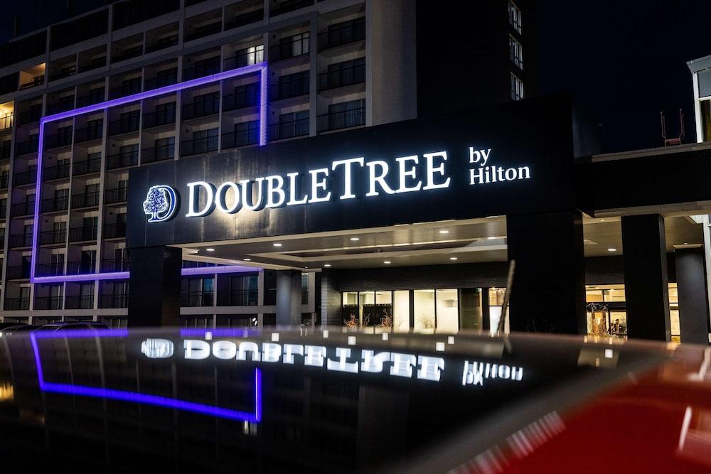 DoubleTree by Hilton Calgary North 83776 — 9