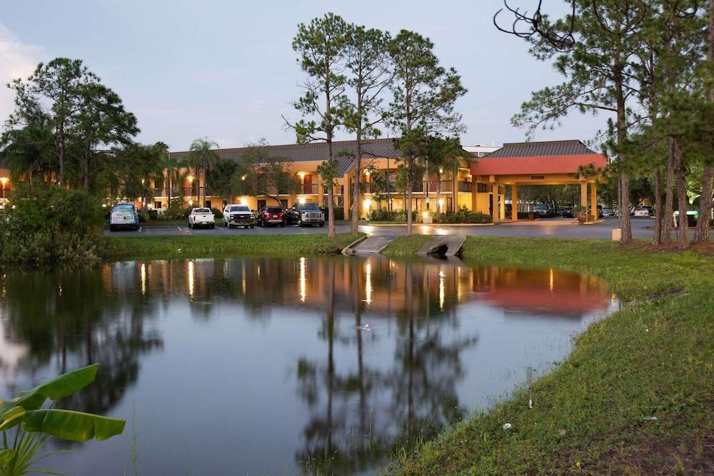 SureStay Hotel by Best Western St. Pete Clearwater Airport
