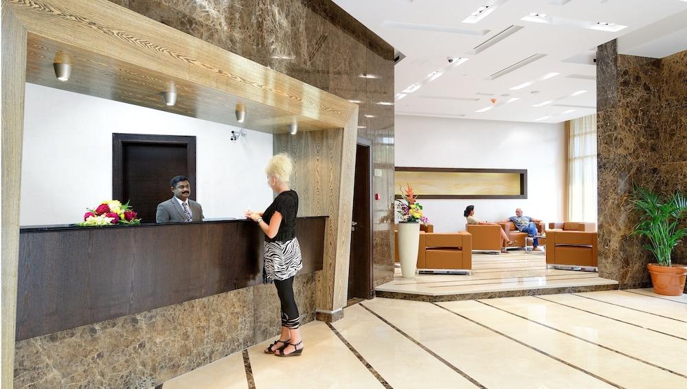 Al Majaz Premiere Hotel Apartments — 4