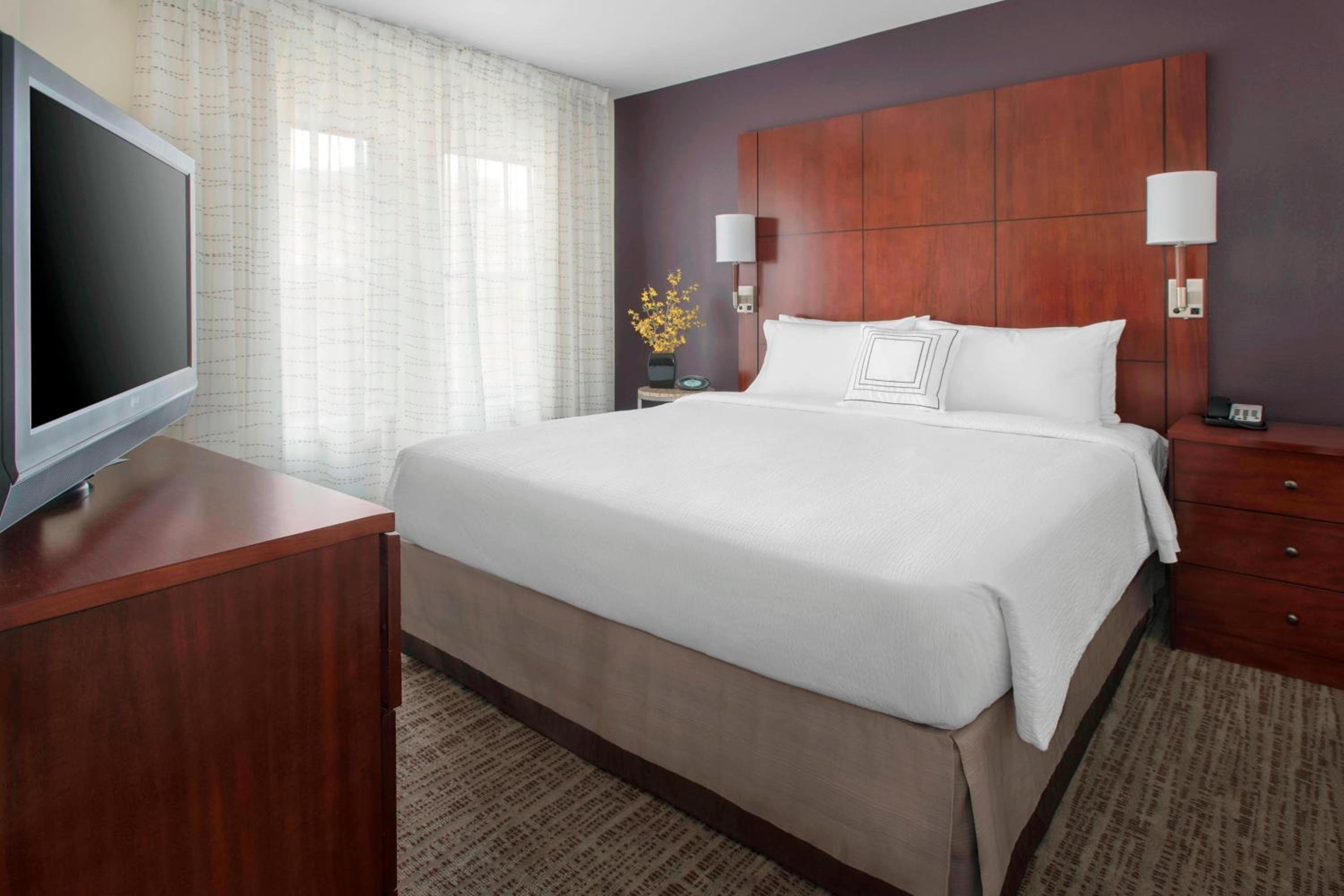 Residence Inn Alexandria Old Town South at Carlyle — 6