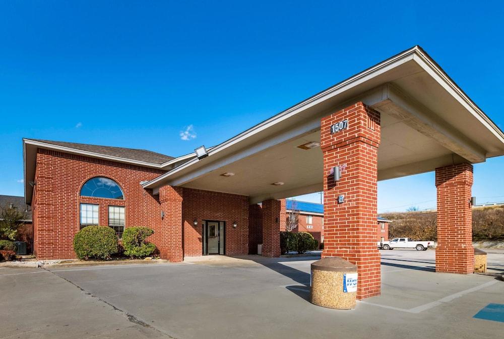 Rodeway Inn Decatur — 2